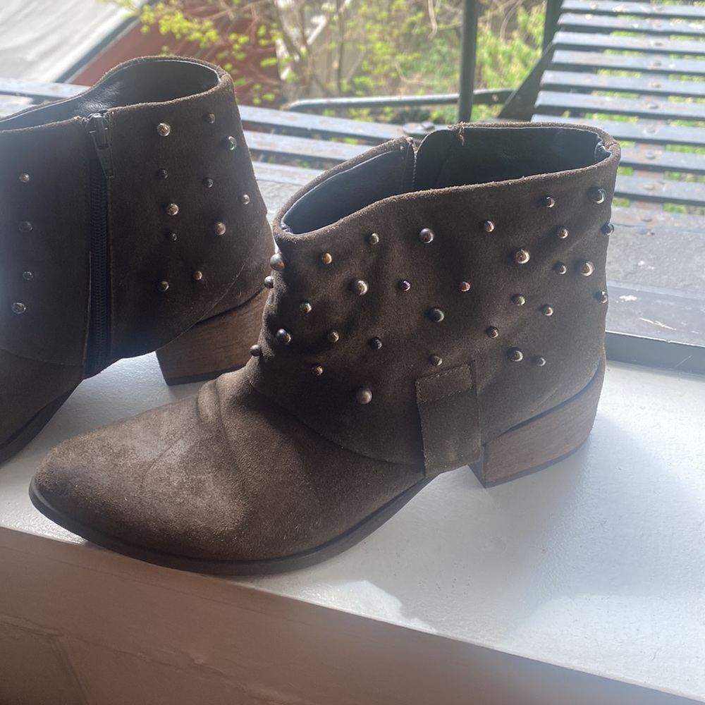 Brown Pearl Studded Bootie